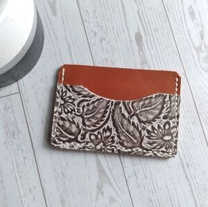 Handmade White Daisy Embossed Leather Card Wallet